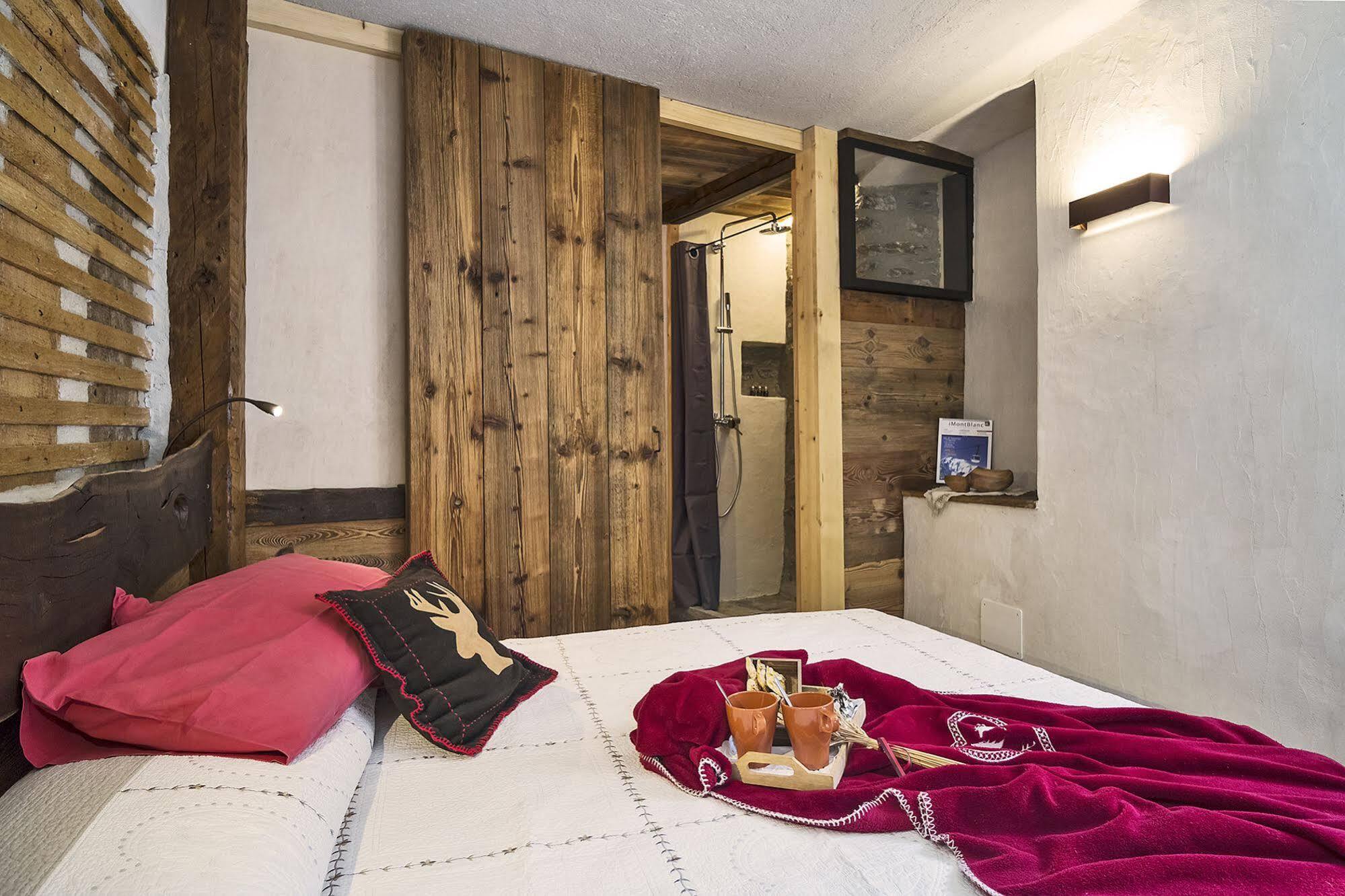 Maison La Saxe Courmayeur Extérieur photo